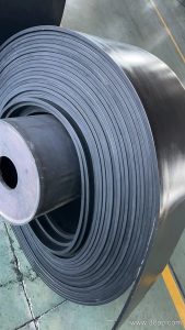 Choosing Between EP Fabric and Steel Cord Conveyor Belt Designs for Heavy Raw Material Lines