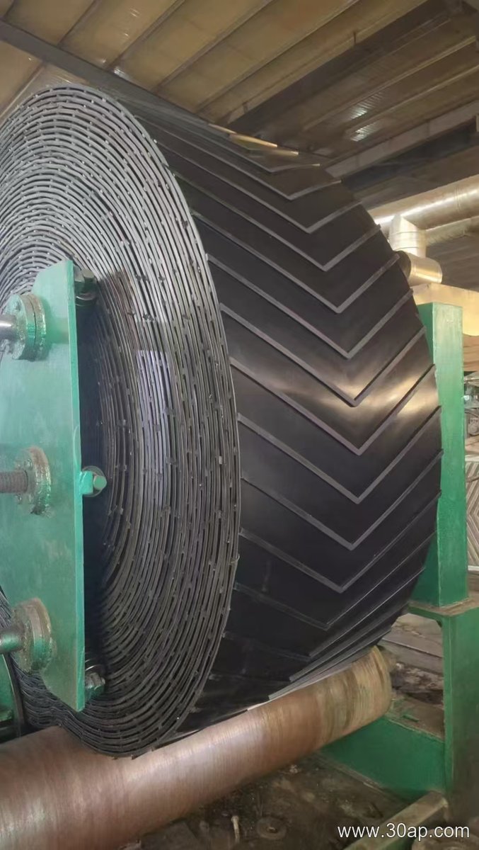Corrugated Sidewall Conveyor Belt product image