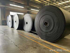 How Do Standards and Cover Grades Shape a Conveyor Belt for a General Manufacturing Line