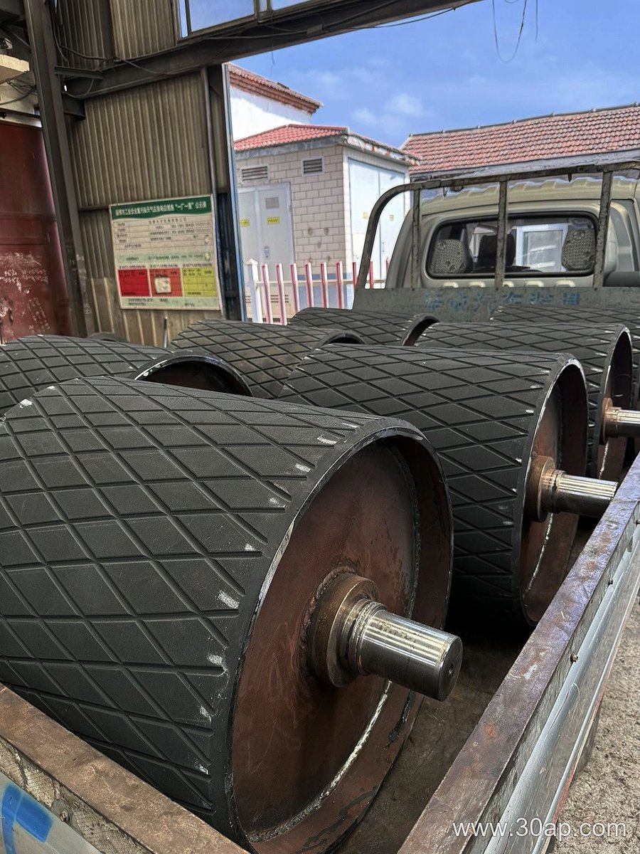 Heavy-Duty Lagged Pulley product image