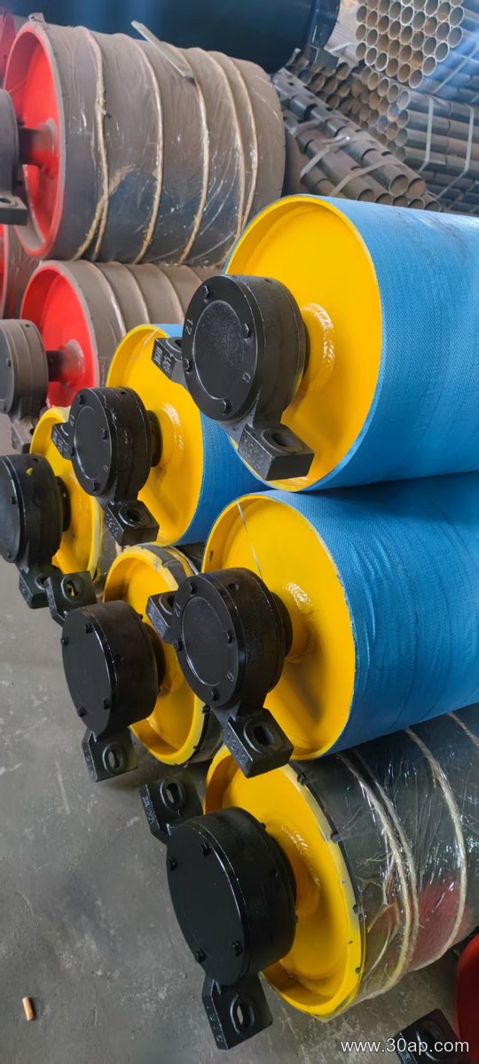 Sizing a Conveyor Pulley for a Wet Outdoor Project with One Fixed Shaft Diameter