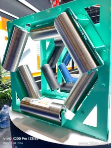Self-Aligning Idler Bracket for Conveyor Belt Tracking