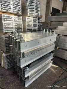 Conveyor Carrying Bracket Selection for Trough and Return Runs