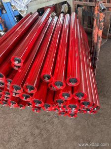 Labyrinth-Sealed Idler for Dusty and Wet Conveyor Systems