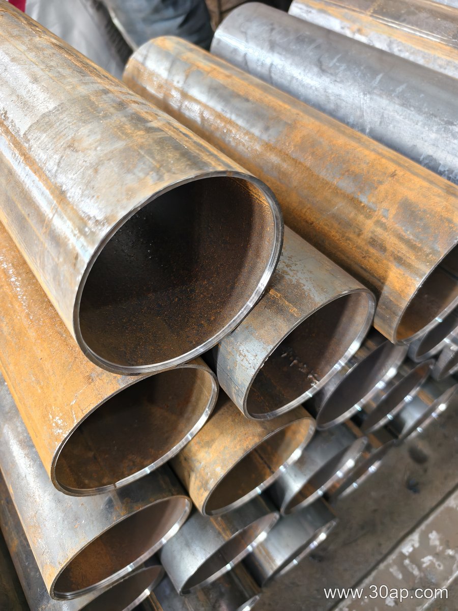 Self-Aligning Idler Set