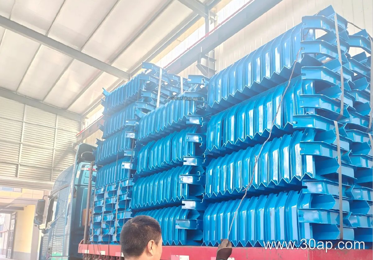 Heavy-Duty Conveyor Bracket