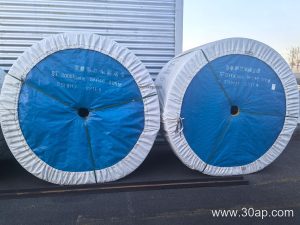 ST1250 Conveyor Belt in Heavy-Duty Material Handling