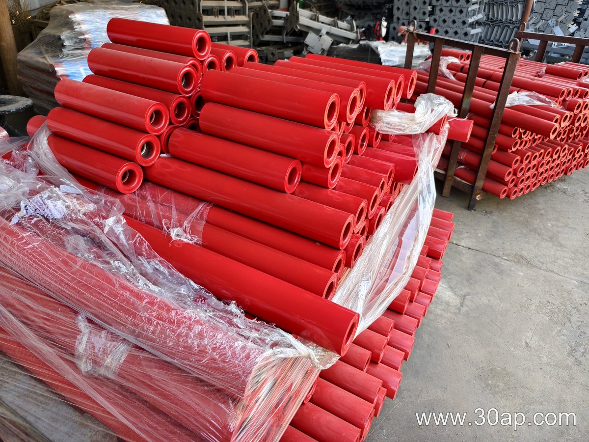 Anti-Material-Buildup Idler