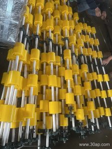 Conveyor Self-Aligning Idler Keeps the Belt on Track