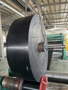 Thick Conveyor Belt for Demanding Bulk Material Transport